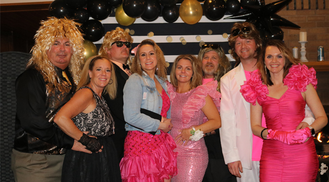 GETTINg THE GANG TOGETHER.  Scott and Tammy Dickenson, Brian and Tammi Johnson, Stacey and Brett Baldry and Rob and Erica Klimmek ham it up for the photo. (Submitted Photo.)