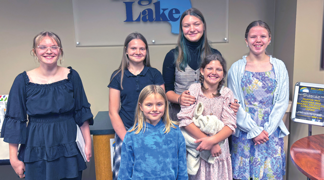 Mitchell Farm Park neighborhood kids attended the City Council meeting to ask that play equipment be replaced.  From L to R – Allison Dunkle, Vivian Mammenga, Lauren Ericksen-Dunkle, Ashelyn Mammenga, Evie Mammenga, Kieran Dunkle.  (Patriot photo by Don Bellach)