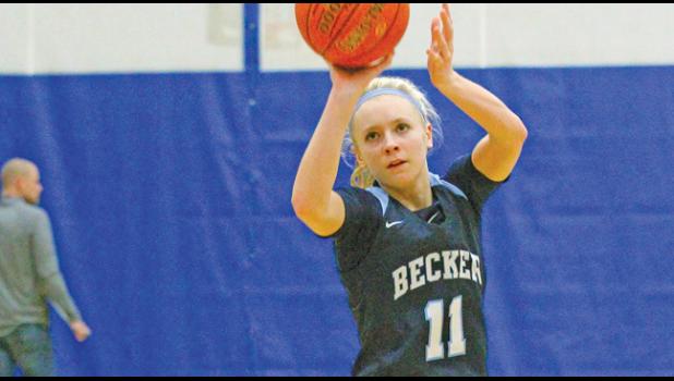 Adeline Kent led the Bulldogs with 17 points, four assists, two rebounds and three steals Tuesday. (Photos by Bill Morgan)