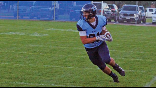 WR CARTER HEITALA scored Becker’s sixth TD when he pulled in Fobbe’s 55-yarder early in the thrid quarter. (Photo by Bill Morgan).