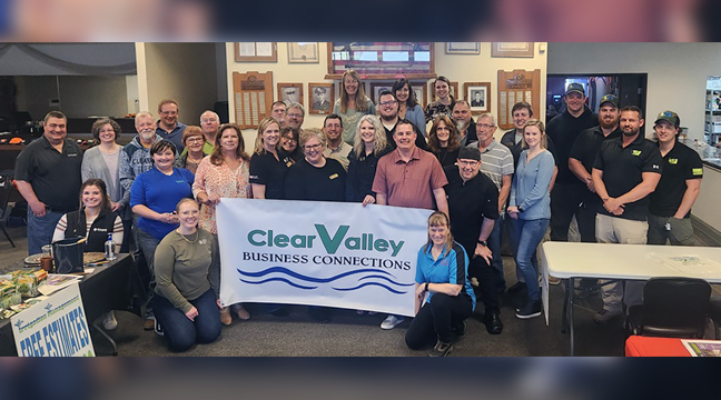Participating businesses gathered for a group photo after wrapping up this year’s business expo at Clearwater Legion May 7. (Photo by Mary Nehring.)