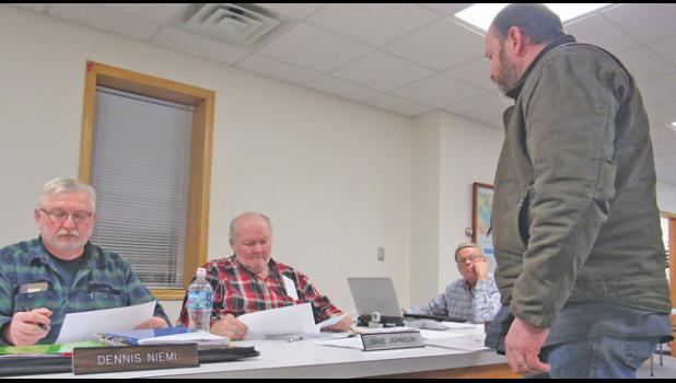TODD FRUECHTE explains his variance request to the Lynden Twp. Board during their meeting Monday night. (Photo by Penny Leuthard)