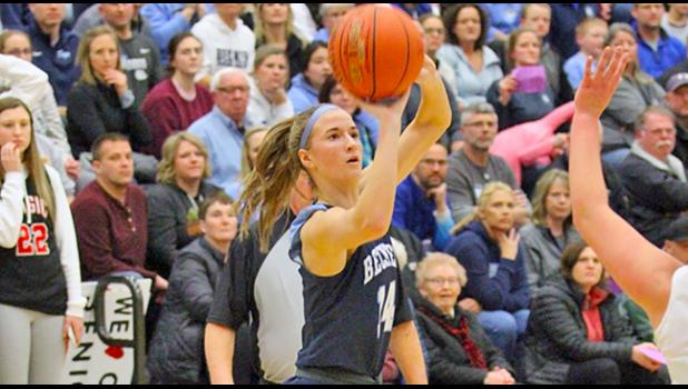 ALAYNA LINDQUIST chipped in nine points.