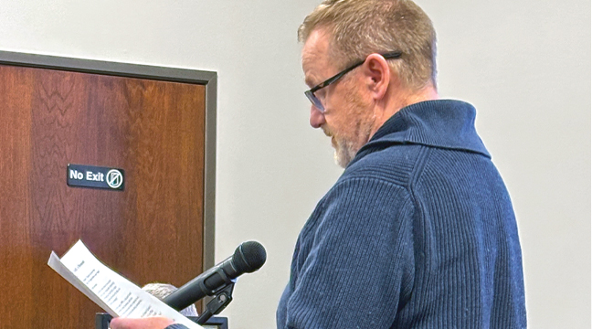 BLFS President Tom Pietrzak addresses the council. (Patriot photo by Don Bellach)