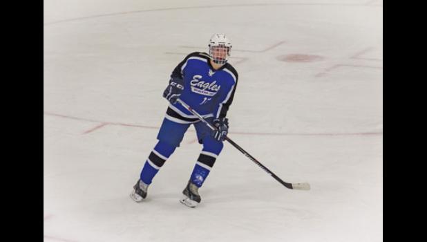 EAGLES player Tyler Ruppelius (17).